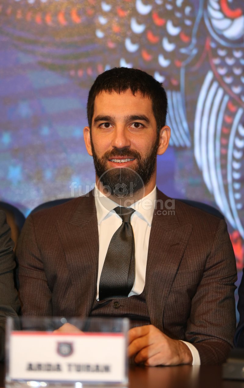 'FutbolArena, Arda Turan'ın imza töreninde