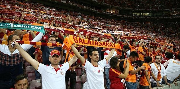 Asla yanlız yürümeyeceksin