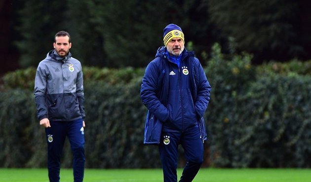 Aykut Kocaman, Başakşehirli futbolcuyu istedi!