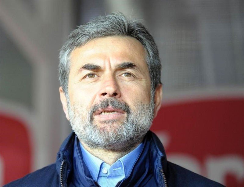 Aykut Kocaman'dan transferde Van Persie ve Fernandao kararı