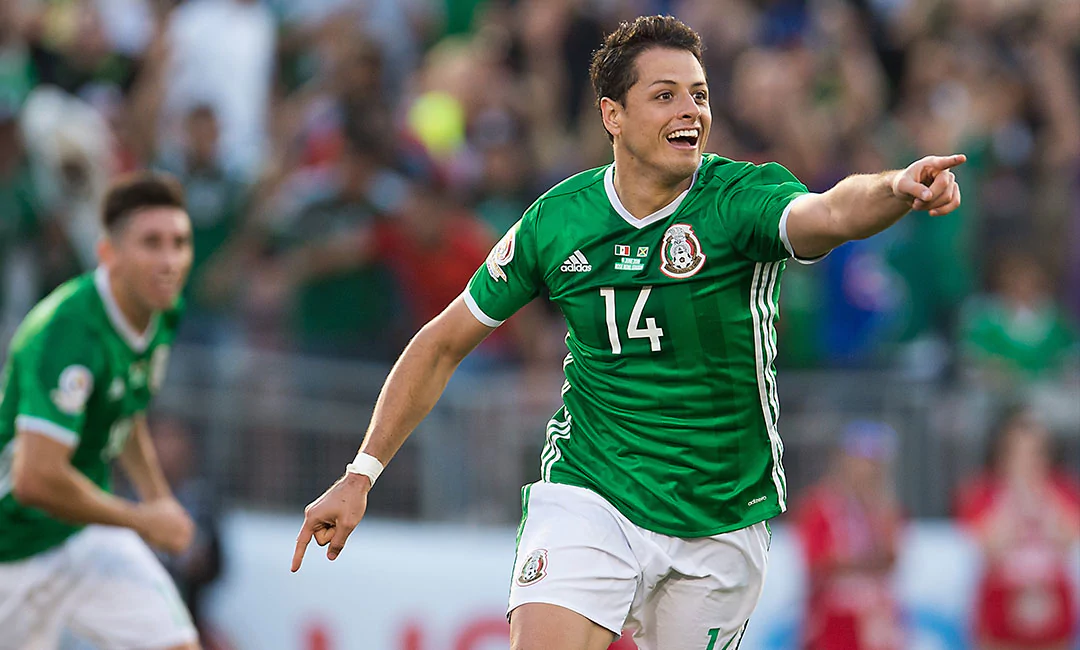 'Beşiktaş, Chicharito transferi için masada! Fikret Orman'dan çıkarma