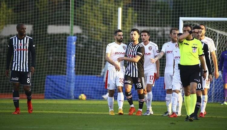Beşiktaşlı futbolculardan hazırlık maçında fair play örneği
