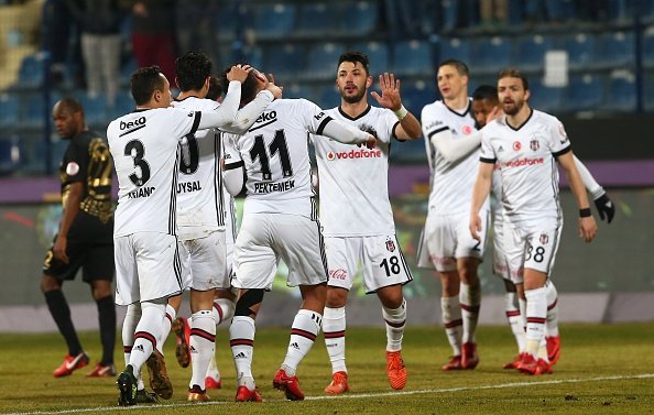 Beşiktaş'ta savunmada kriz çıktı! Şenol Güneş ne yapacak?