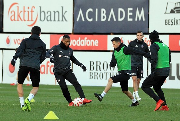 'Beşiktaş'ta savunmada kriz çıktı! Şenol Güneş ne yapacak?