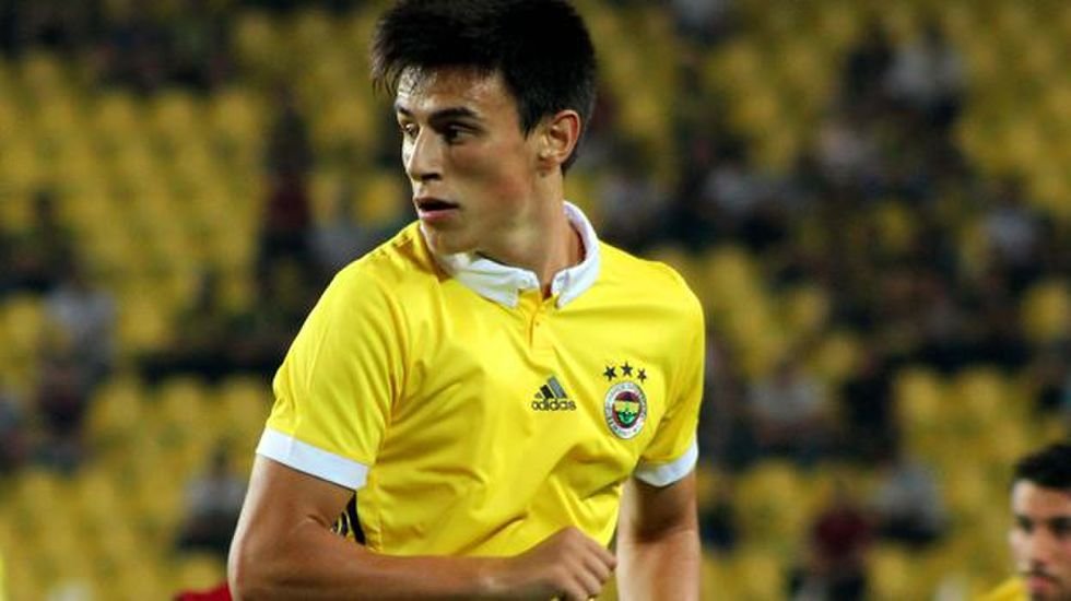 Bu durumda senin Fenerbahçe’de oynaman gereken bölge; Giuliano’nun oynadığı yer, öyle değil mi?