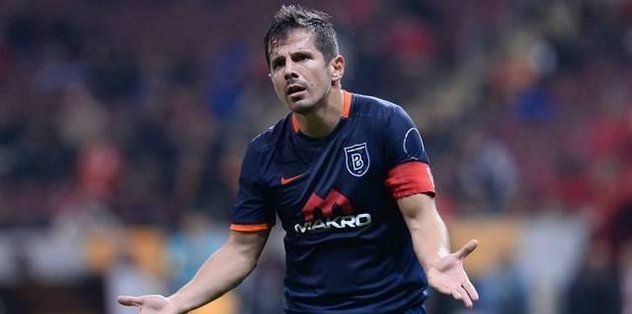 Emre’den kibarca ret