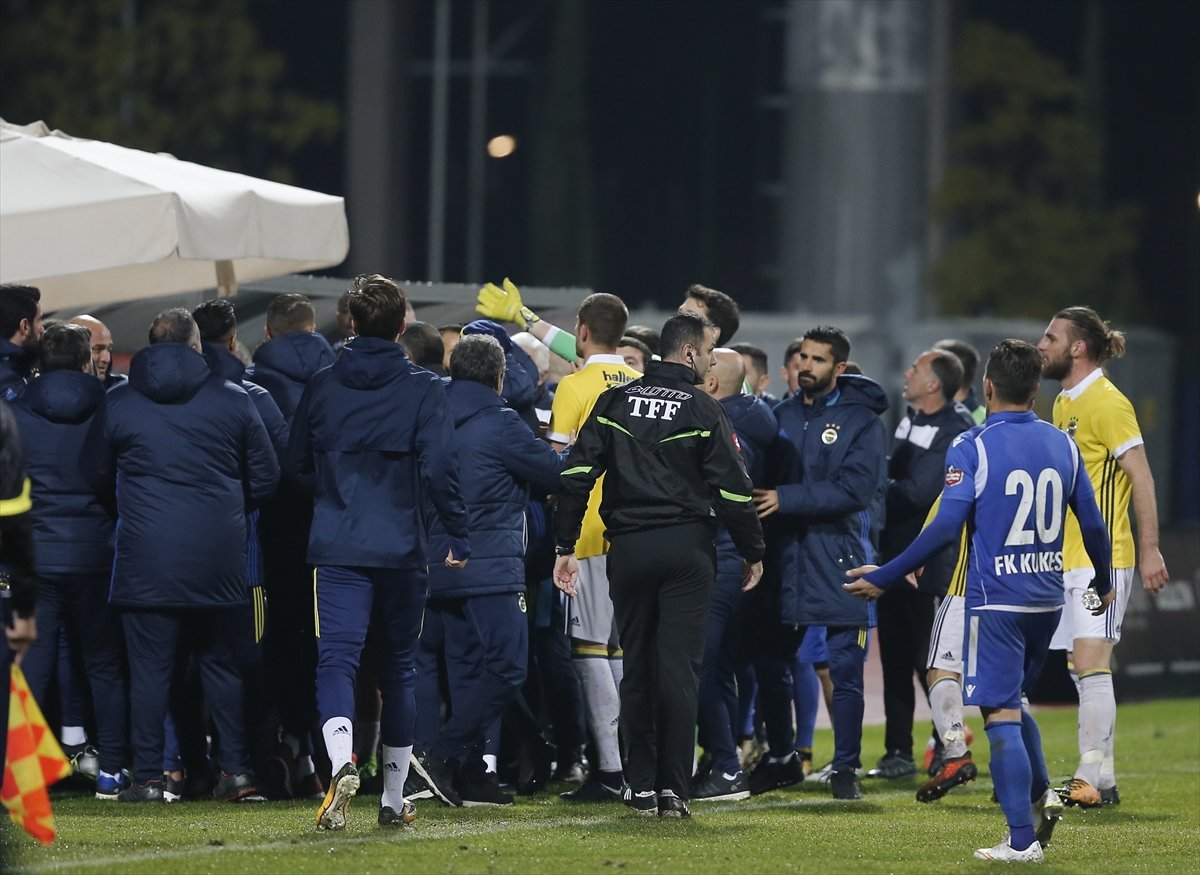 Fenerbahçe - Kukesi maçında kavga çıktı! Volkan Demirel...