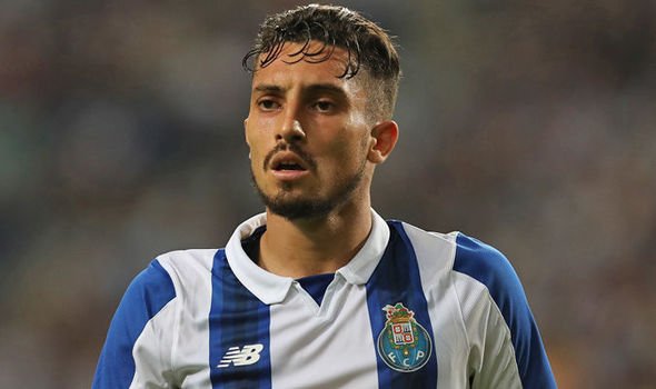 'Fenerbahçe'de transferin kaderi Alex Telles'e bağlı