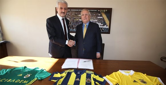 Fenerbahçe'den transfer taarruzu! Dev anlaşma sonrası 5 yıldız...