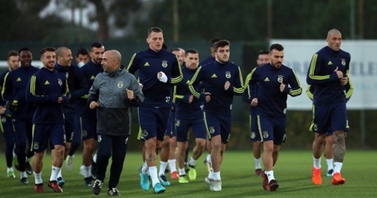 Flaş! Fenerbahçe'ye Antalya'da sakatlık şoku!