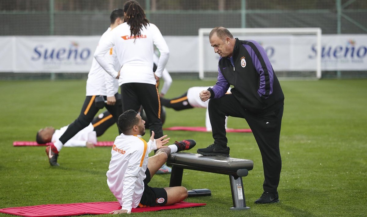 Galatasaray'da Fatih Terim geldi, kaptan değişiyor