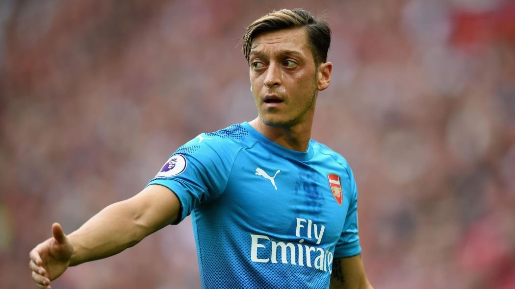 'Mesut Özil rekor kırdı! İmzayı attı