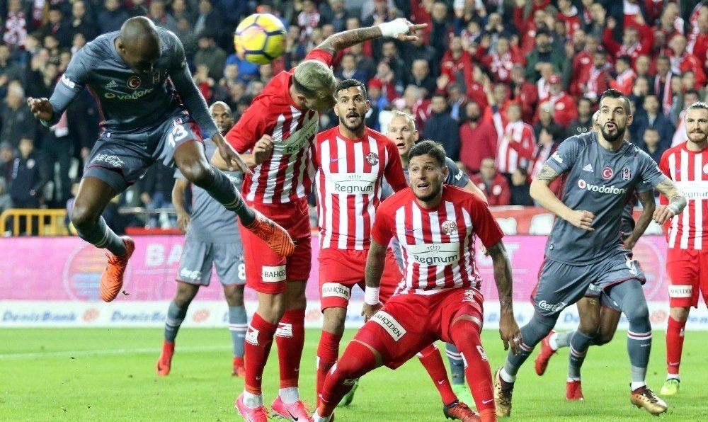 'Süper Lig'in golcüsü herkesi şaşkına çevirdi!