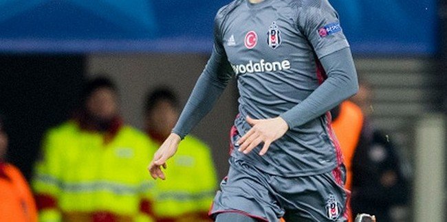 'Trabzonspor'dan sürpriz hamle! Beşiktaşlı futbolcu...