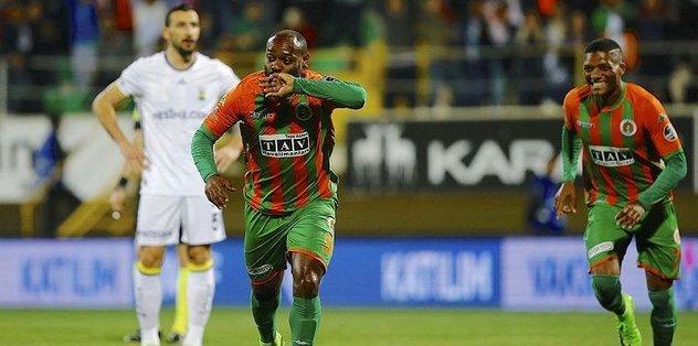 Vagner Love geliyor!