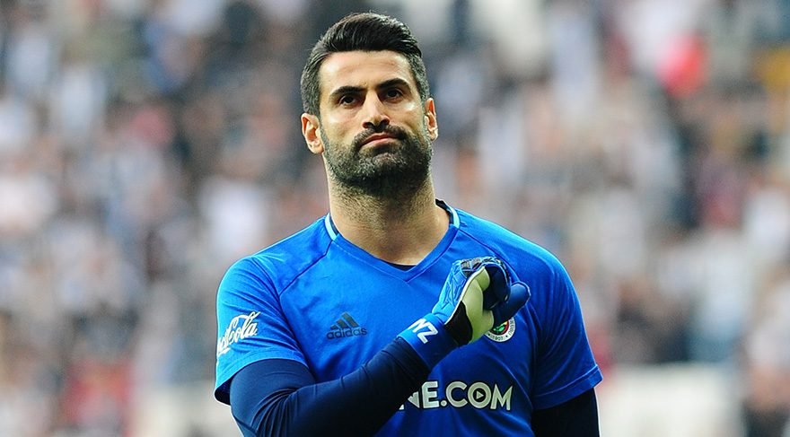 'Volkan Demirel'e Trabzon Deplasmanında Atılmış 9 Yabancı Madde