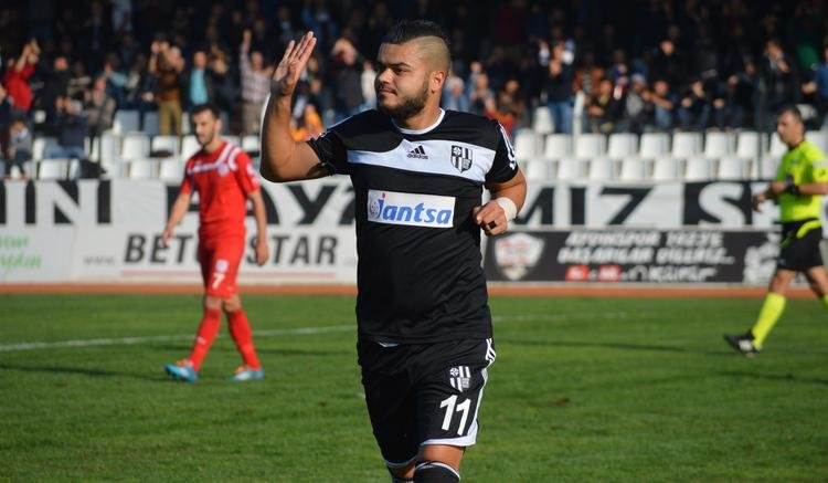 '  Türk futbolcu yasa dışı bahis yüzünden gönderildi