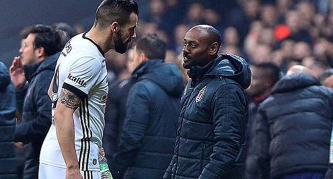 ' Vagner Love'dan çok konuşulacak hareket! Negredo'ya gitti ve...