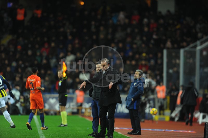 'Abdullah Avcı, Beşiktaş ve Galatasaray'a yaptığını Fenerbahçe'ye yapamıyor!