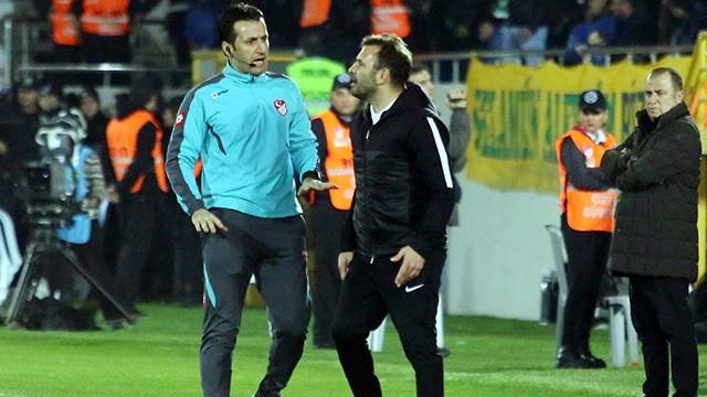 <h2>Akhisar - G.Saray maçında çıkış tüneli karıştı!</h2>
