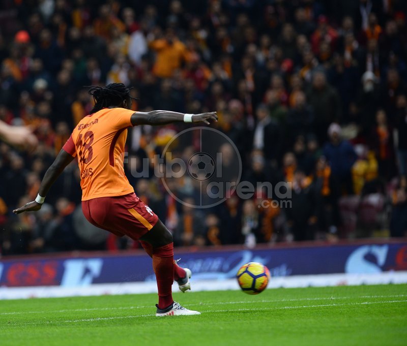 'Bafetimbi Gomis 9 senelik hasreti bitirdi! İki Galatasaraylı golcü...