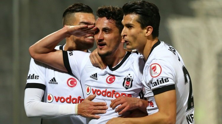 'Beşiktaş'ta büyük operasyon başlıyor! 3 isim gönderiliyor