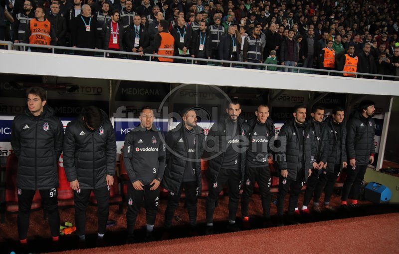 'Feenrbahçe derbisi öncesi Beşiktaş'a 2 şok birden!