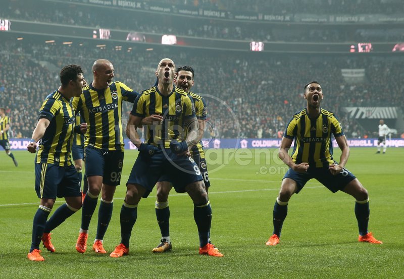 'Derbide facianın eşiğinden dönüldü! 10 kırmızı kart...