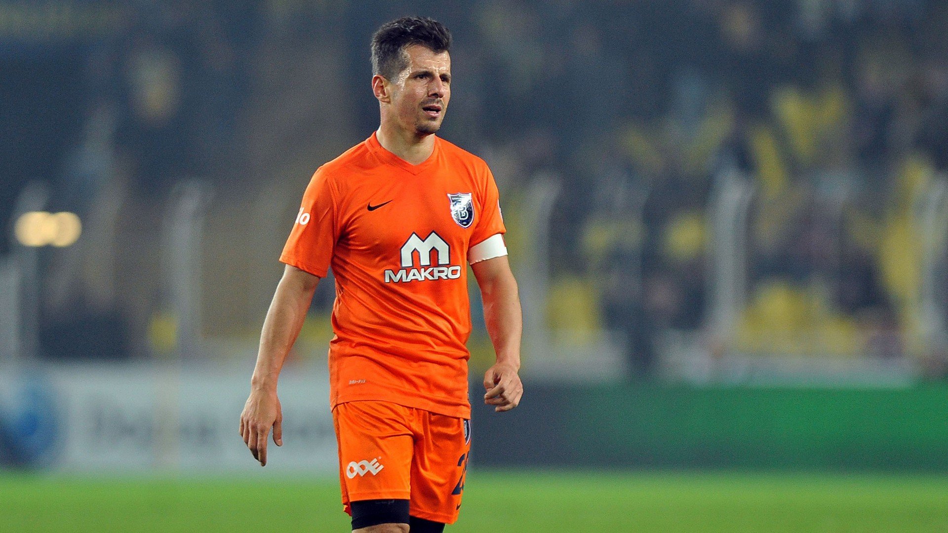 Emre Belözoğlu kaç maç ceza alacak?