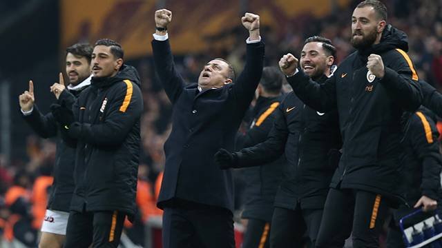 'Fatih Terim'den sürpriz karar! Akhisar maçının 11'i