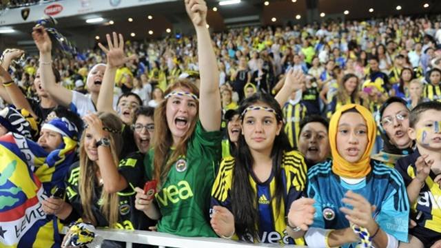 <h2>Fenerbahçe - Alanyapsor maçını kaç bin kişi izledi?</h2>
