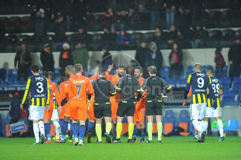 'Fenerbahçe maçında Başakşehirli futbolcuları çıldırtan olay