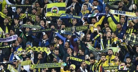 'Fenerbahçe taraftarlarından olay Beşiktaş tezahüratı