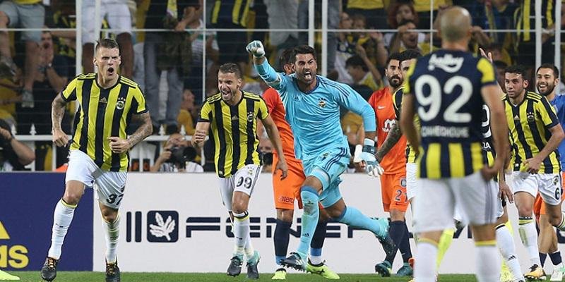 'Fenerbahçe yönetiminden flaş karar! Başakşehir öncesi futbolculara müjde
