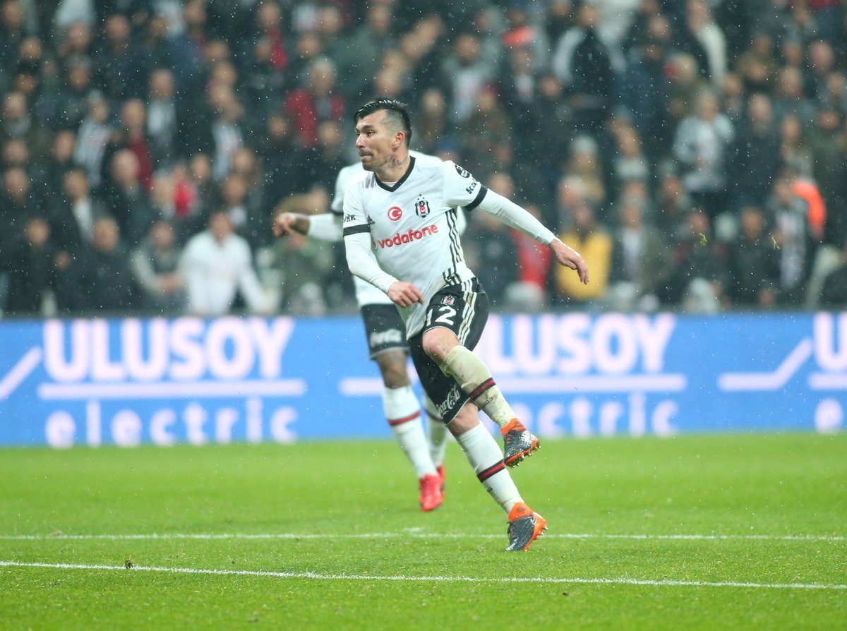 'Fenerbahçe'nin pozisyonunda Vodafone Park'ta nefesler tutuldu!