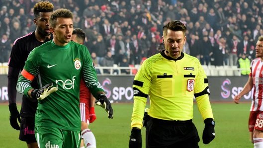 'Galatasaray'a 2 şok birden!