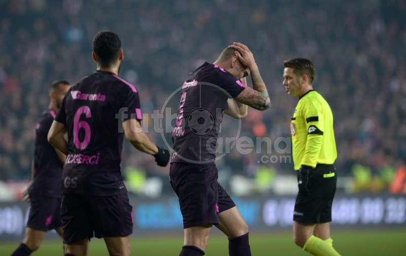 Galatasaraylı eski futbolcudan Fırat Aydınus'a olay tepki! 