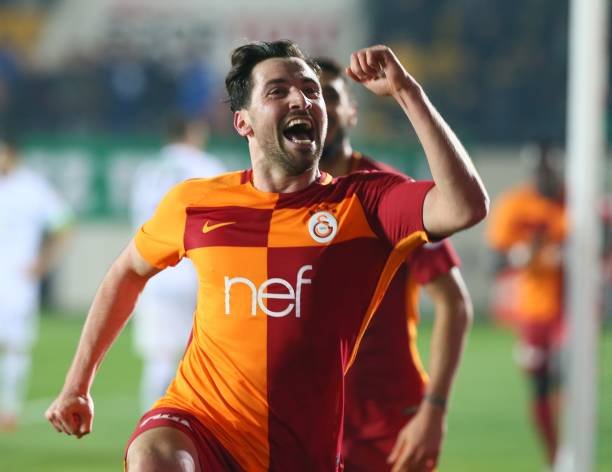 <h2>Gümüş kafa Sinan!</h2>