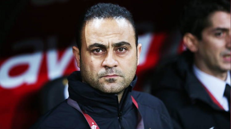 Hasan Şaş'ı zor tuttular! Sivasspor maçında kavga çıktı