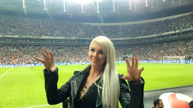 'Jelena Karleusa'dan Fenerbahçe'ye şok küfür!