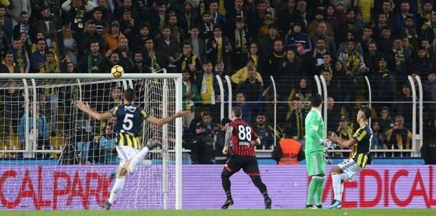 Kadıköy’de Ali Koç sesleri