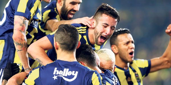 'Mauricio Isla'dan Aykut Kocaman'a mesaj