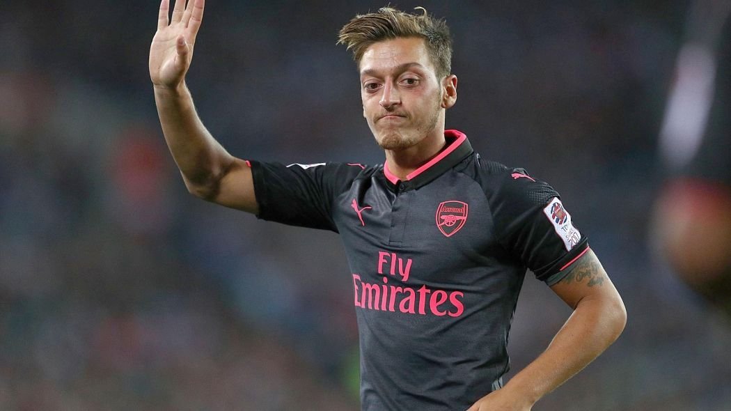 'Mesut Özil annesine söz verdi! 