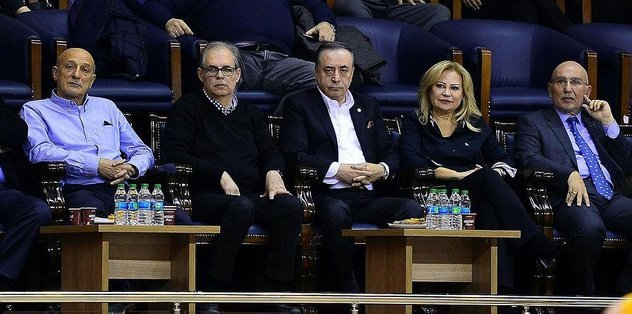 Mustafa Cengiz derbide takımını yalnız bırakmadı