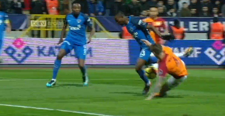 'Serdar Aziz'e penaltı sorulunca çok sinirlendi!