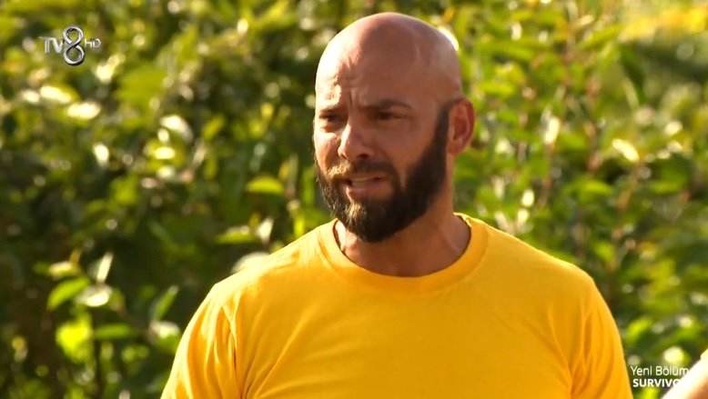'Survivor'da Ümit Karan'dan eski futbolcu Kirita'ya gönderme! Yıllar sonra...