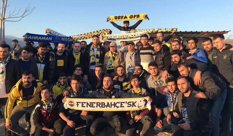 <h2>TRİBÜNLERDEN ZEYTİN DALI HAREKATINA DESTEK</h2>
