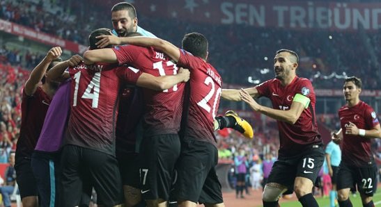 'Ve Galatasaray yeni sezonun ilk transferini yaptı! 