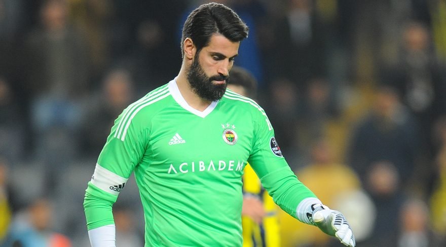 Volkan Demirel'in çılgına döndüğü anlar! Hakem odasında...