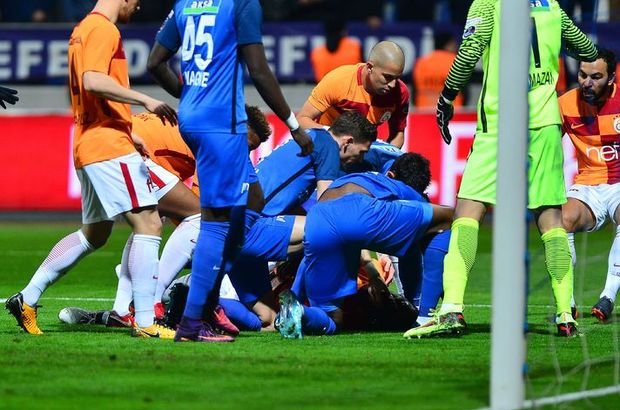 <h2>Yabancı basında Bafetimbi Gomis</h2>